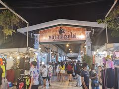 -席娜卡琳火车铁道夜市