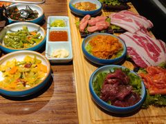 -明洞阿姨·韩式酱蟹烤肉·创意料理(三元桥店)