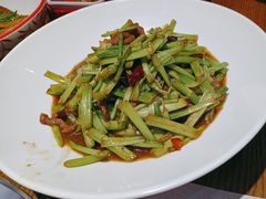 -黄泥岗·地道湖北菜(奥特莱斯店)