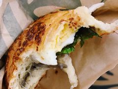 -星巴克(广州南站A18检票口楼上)