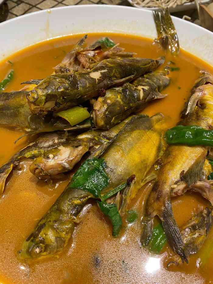 李三元渔村-"[服务铃]很大面积,包房很多,装修花了些.