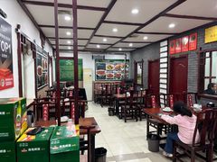 -湖南人家湘菜馆(镇江路店)