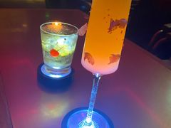 -饮湖威士忌鸡尾酒吧