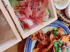 -包整·丝娃娃(一览甲秀楼风景店)