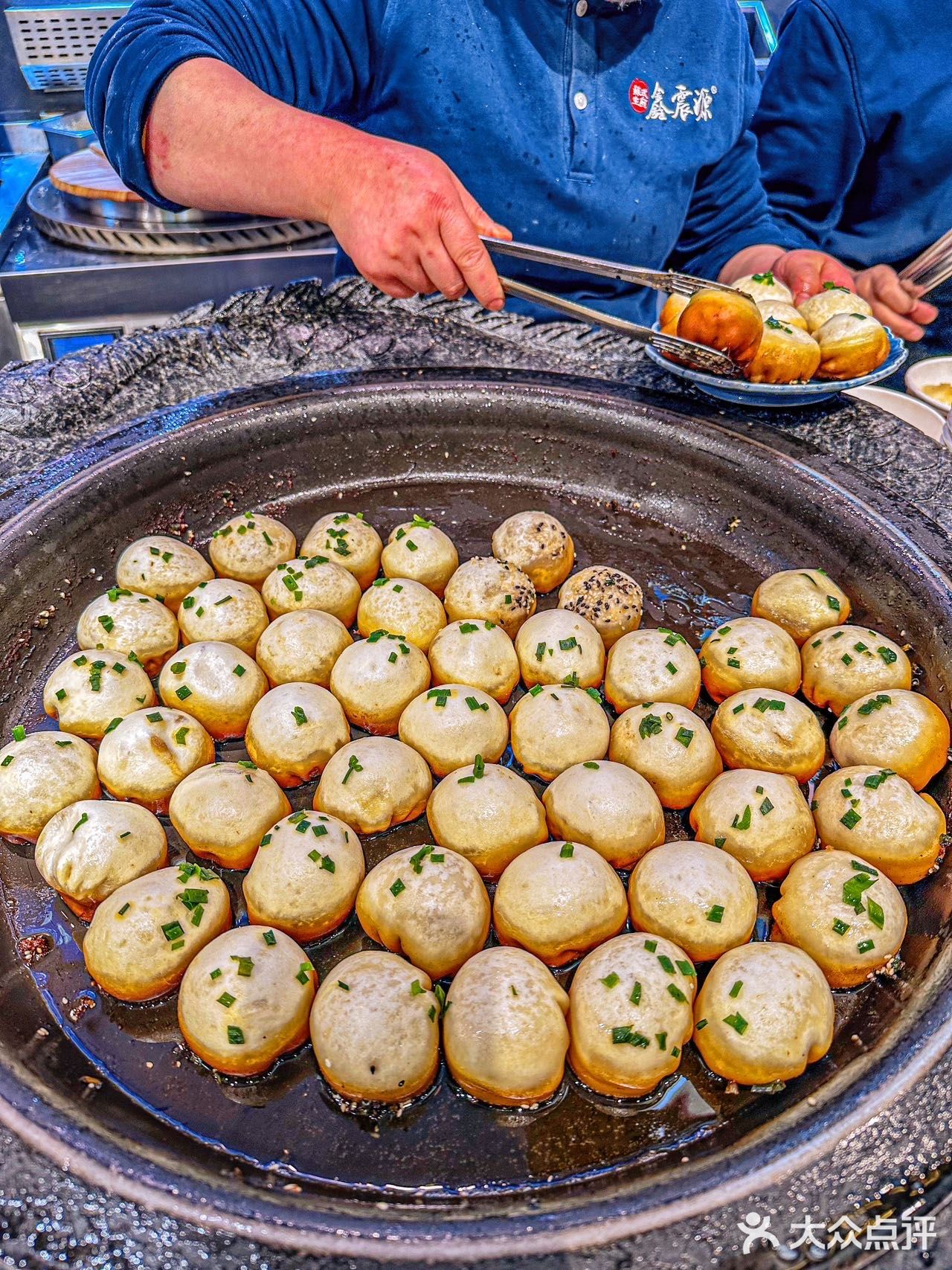时令佳品青团 在苏州山塘街吃上这一口香甜🥢