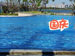 -上海滴水湖皇冠假日酒店