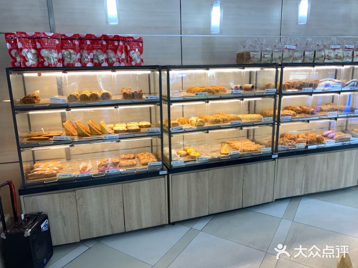 85度C(北京右安门外店)面包甜点陈列柜图片
