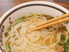 -霸舌生滚牛肉米粉(天生街道店)