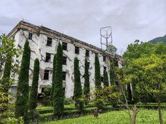-四川汶川特大地震漩口中学遗址