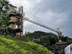 -客天下恐龙水晶玻璃桥