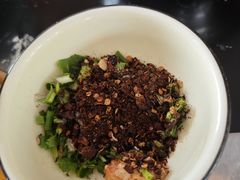 -黄利砖万峰林布依特色酸笋牛肉馆