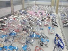 -美式眼镜·授权蔡司.依视路.尼康.豪雅.明月(南翔印象城店)