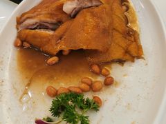 荔枝木烧鹅-东江渔村·古典园林·30年粤菜老字号(太和店)