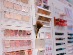 -名创优品(北京新中关购物中心地铁层店)