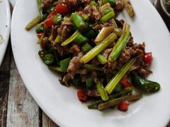 芹菜辣椒炒牛肉-南雄雄州土菜餐厅(粤北大厦店)