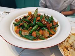 -阿瓦山寨·湘菜现炒·剁椒鱼头王(咸阳总店)