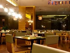 -华邑酒店·鲜艳全日自助餐厅