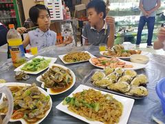 -覃记海鲜美食餐厅