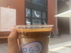 -HUGS coffee(东区店)