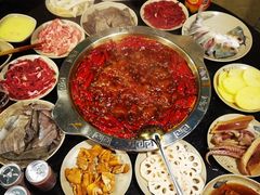 -洞亭火锅(防空洞总店)
