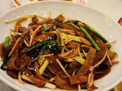 干炒牛河-香港新曜记·粤菜点心(滨江宝龙店)