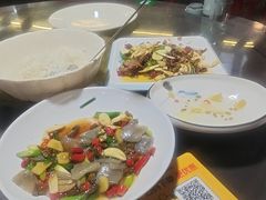 -土砂锅生态山庄·非遗砂锅雅鱼