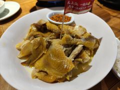 -头上红煨盐鸡·非遗院子餐厅
