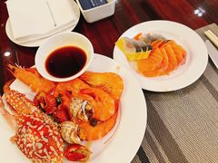 -广州万富希尔顿酒店·感趣自助餐厅·金秋蟹宴生蚝海鲜刺身