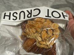 -HOT CRUSH趁热集合·现烤面包(环球港店)