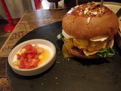 -HIGH FIVE哈福手工汉堡(桂林路店)