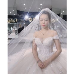 -艾米丽婚纱礼服