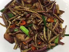 野蕨菜炒腊肉-伙工殿餐厅(吉大店)