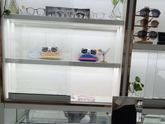 -翰佐蔡司小乐圆·依视路星趣控·暴龙眼镜折扣店