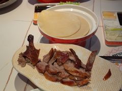 -阿瓦山寨·湘菜现炒·剁椒鱼头王(咸阳总店)