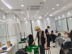 -镁连社·美联社