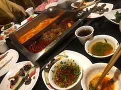 -百年川椒重庆老火锅(光谷店)