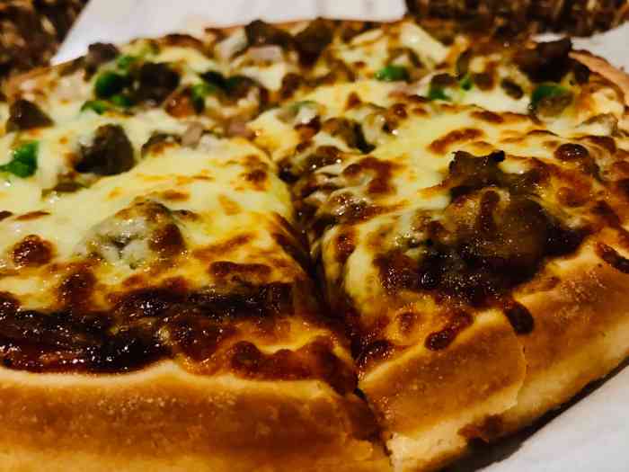 玛格利塔(银都店)-"披萨现做,多汁,海鲜味和烤肉味道都不错.