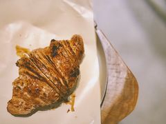海盐焦糖牛角包-来回·咖啡(天河南店)