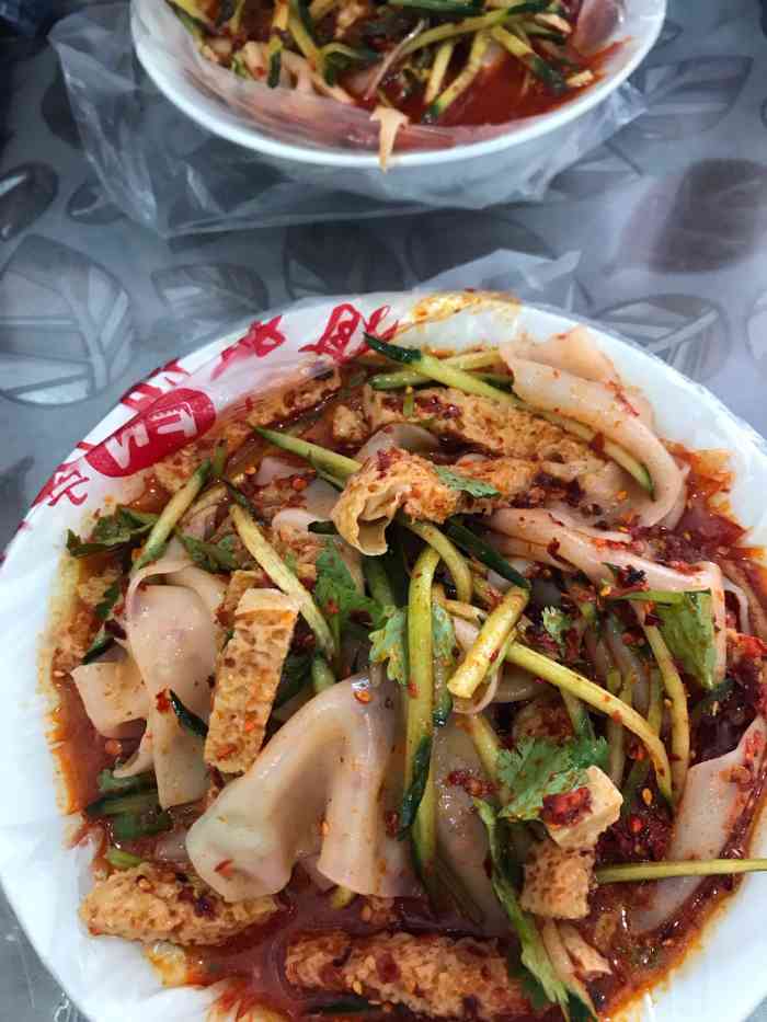 打分   /人 姐妹凉皮真的是我来大武口最爱吃的凉皮店了