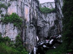 -龙水峡地缝景区