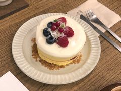 杂莓酸奶油松饼-無早咖啡