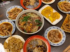 -爆炸头阿姨小四川正宗川味小吃(无任何分店)