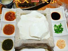 -95号酱骨·一块豆腐(展春园西路店)