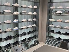 -迪桑特DESCENTE(青岛山东路万象城店)