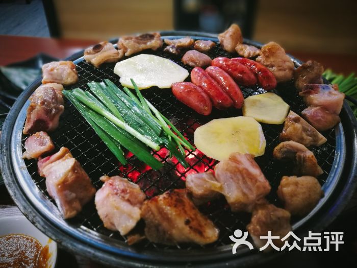 伊家炭烧泥炉烤肉图片 - 第1张