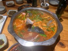 -野山舂·贵州现舂酸汤火锅(鸿通城店)