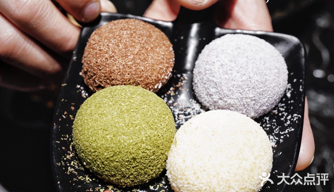 聚十三的烤肉十三梯上新啦！藤椒大鸡腿，简直性价比之王[胜利]