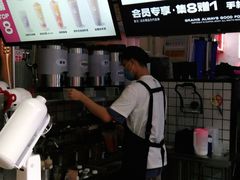 -沪上阿姨·精选茶饮(十一经路店)