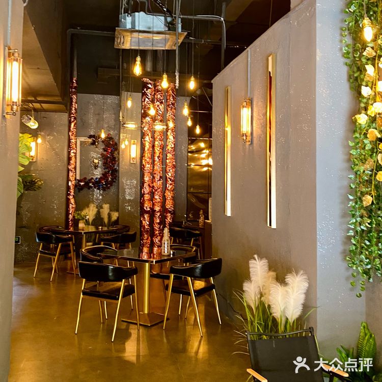 好扎实的鹅肝热狗王🤣