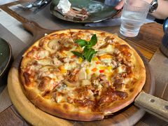 鸡肉蘑菇披萨-喜洲吧·江畔老船厂·庭院餐厅(喜临院店)